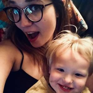 Meet your Posher, Caitlin